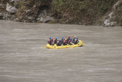  त्रिशूली नदीमा खसेका दुईवटा बस र यात्रुको खोजी कार्यका लागी आएका भारतीय टोली फर्किए 